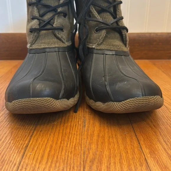 Sperry Women's Saltwater Corduroy Duck Boots in Olive Green Size 9.5 - Picture 3 of 10
